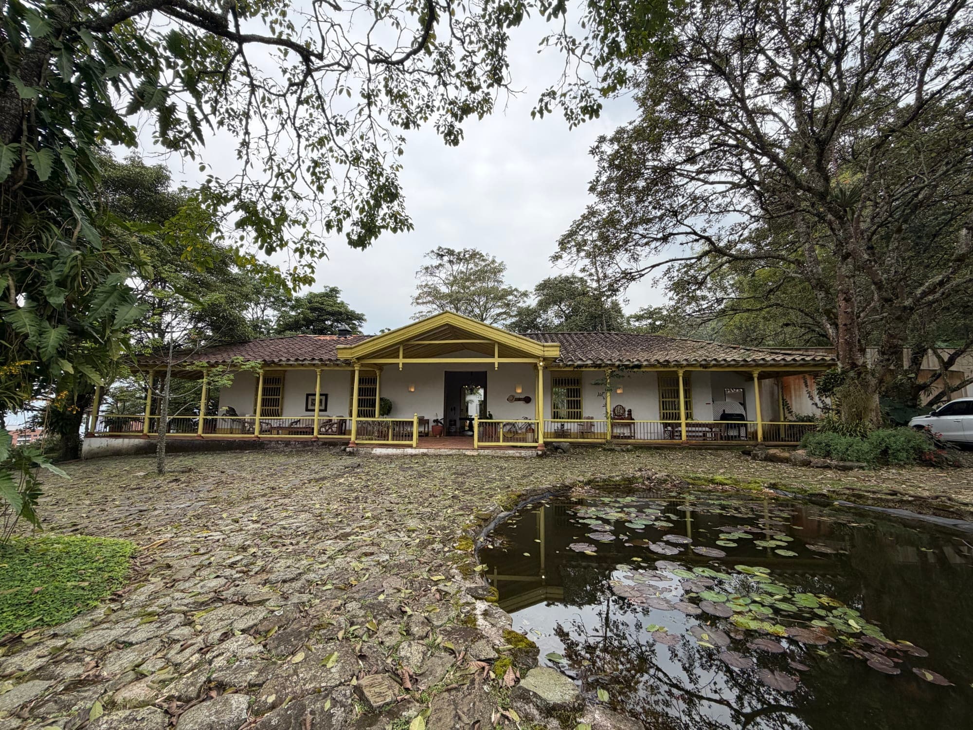 Paisaje sereno de GRA Inmobiliaria